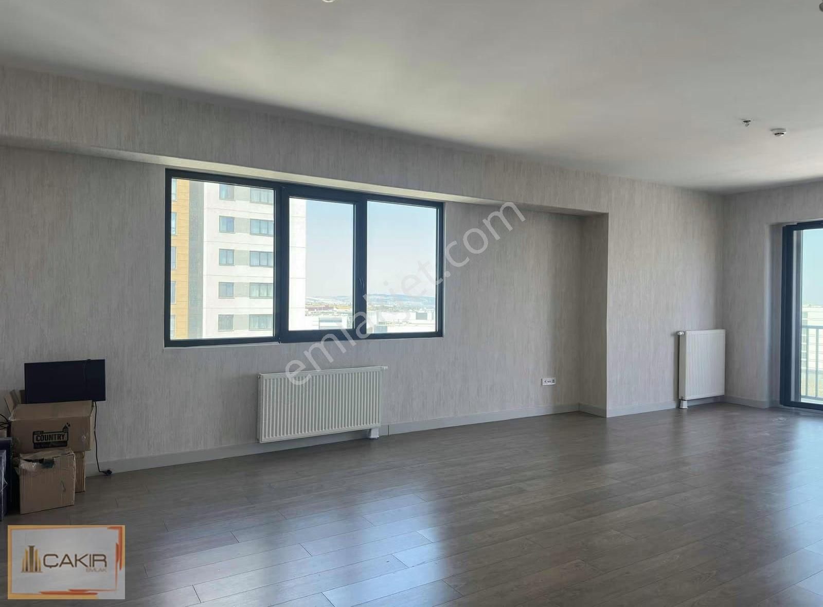 Emlak Konut Bahçekent 1.etap 4+1 Tadilatlı Kiralık Daire