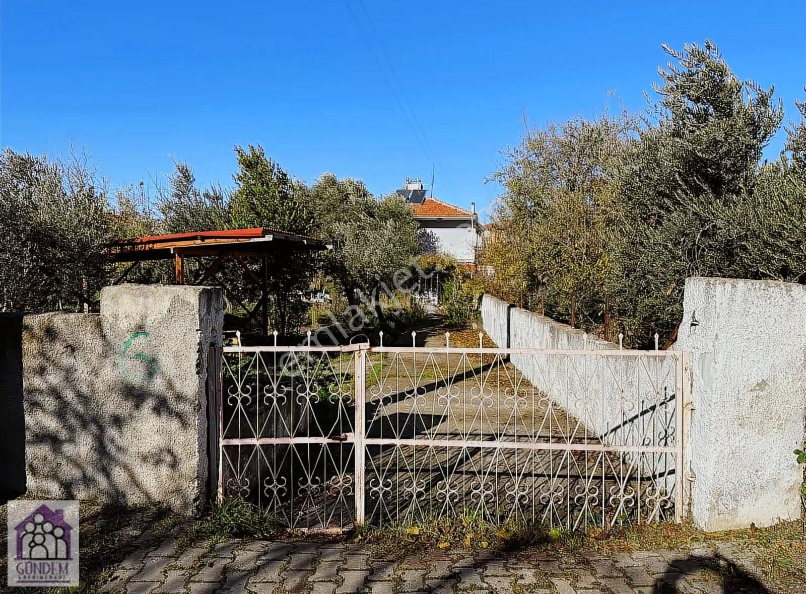 İznik'in En Merkezi Yerinde 2 Katlı Ev Ve Arsası