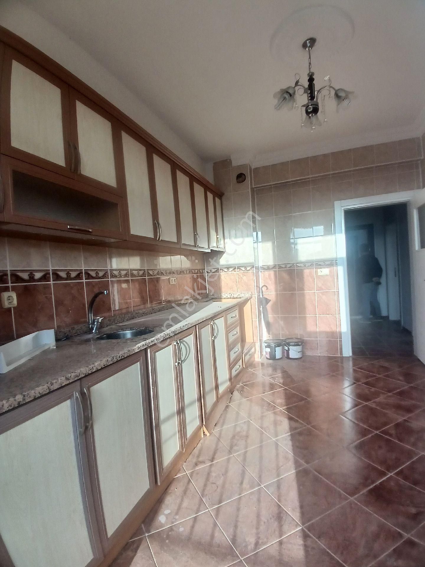 Sarılar Ana Caddeye Yol Üstünde Yakın 2+1 Ara Kat Satılık Daire