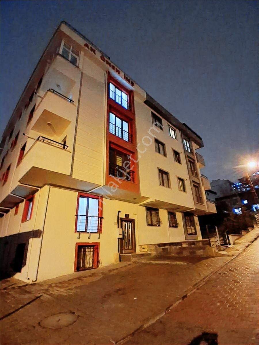 Kiralık Daire Sancaktepe Safa Mah Dubleks 2+1 80 M2