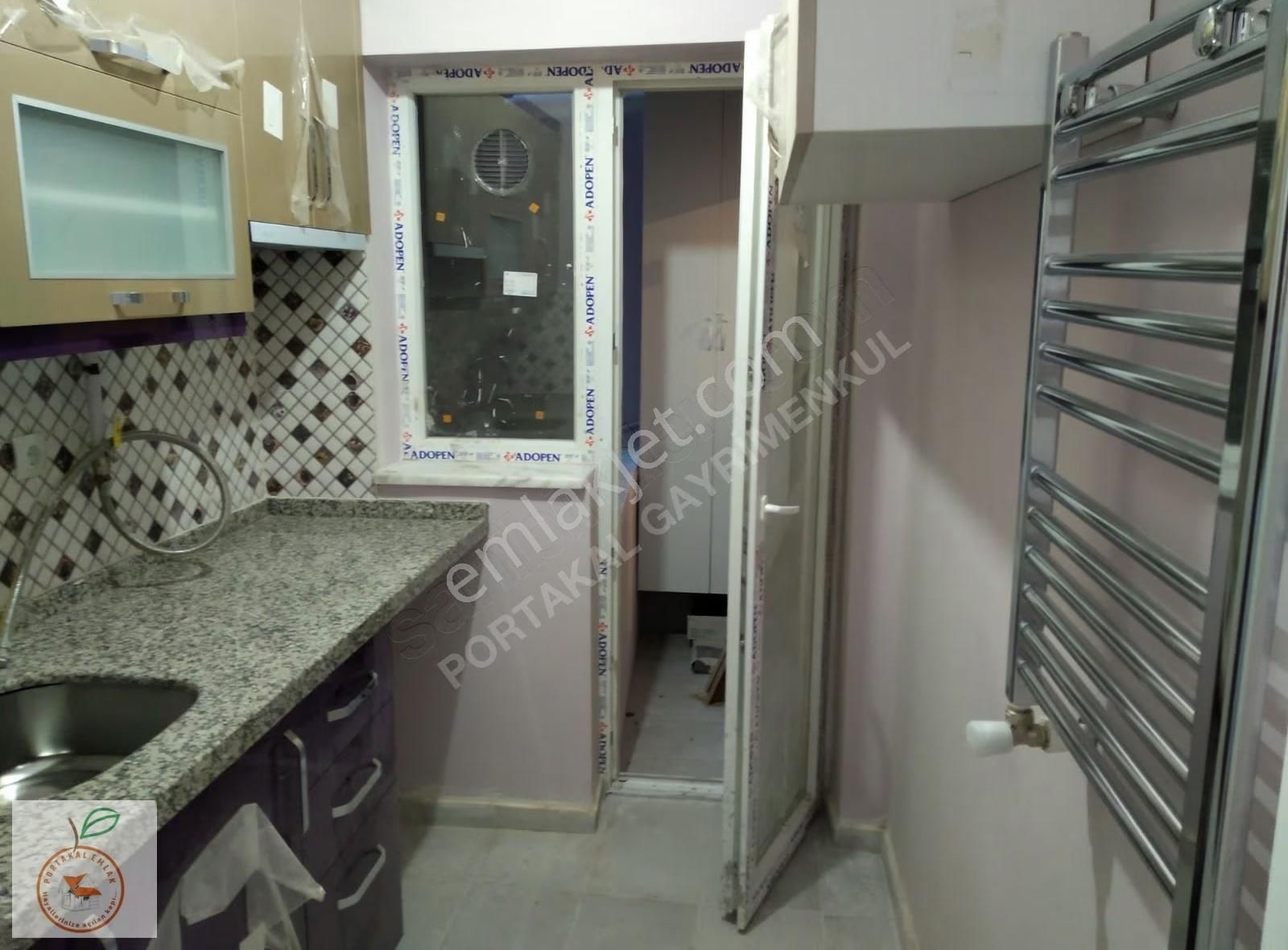 Üsküdar Çiçekçi'de Yenilenmiş Geniş Daire - Görsel 13