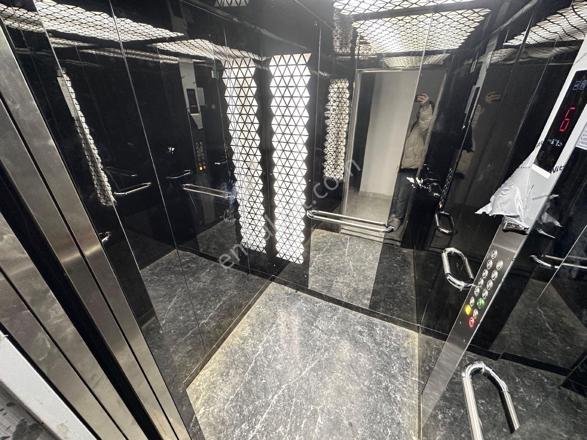 Ülgen İnşaattan Arnavutköy Taşlık Mahallesinde Sitede Metro Yakın 2+1 5. Kat - Görsel 25