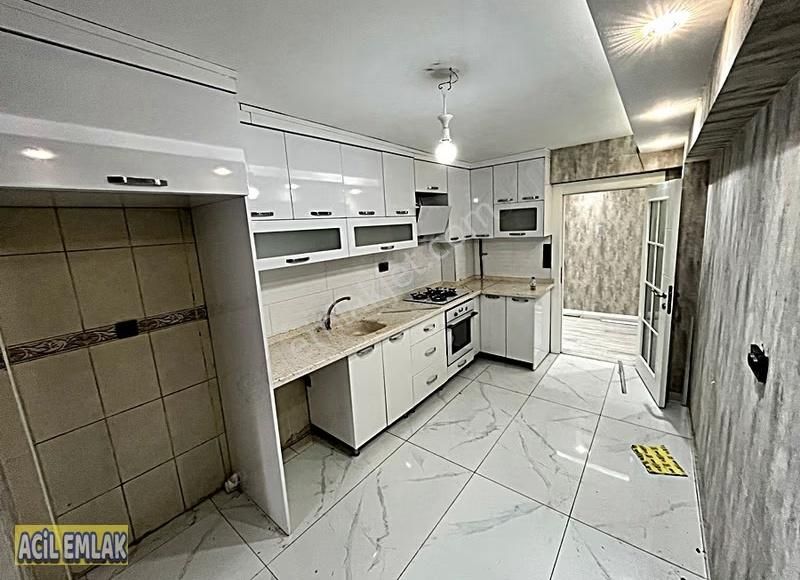 Acil Emlaktan Hastane Yakını Lüks Yapılı Kiralık Daire - Görsel 13