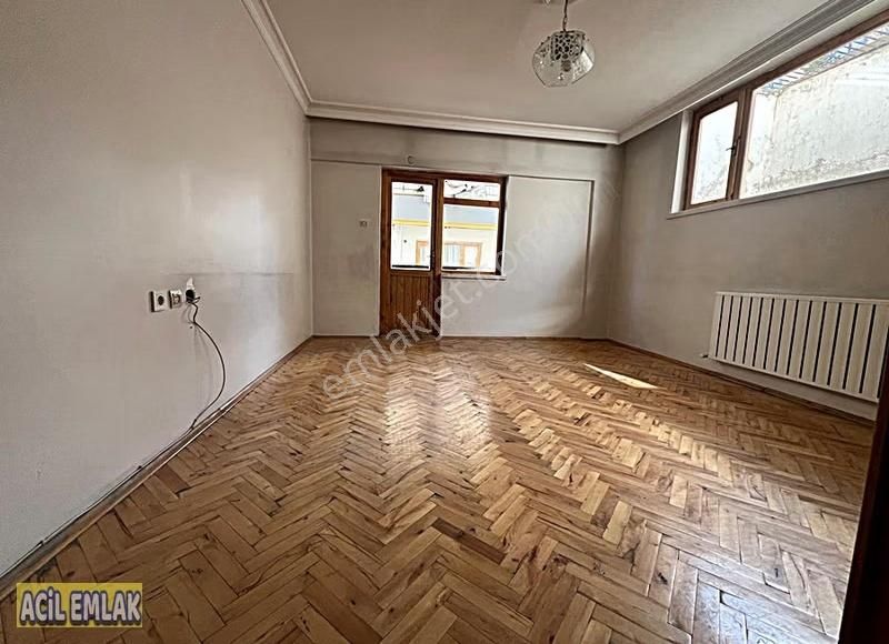 Acil Emlaktan Kartaltepe Cadde Üzeri Satılık Daire