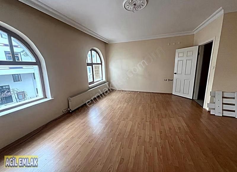 Acil Emlaktan 19 Mayıs Cadde Yakını Katta Ön Cephe Satılık Daire - Görsel 10