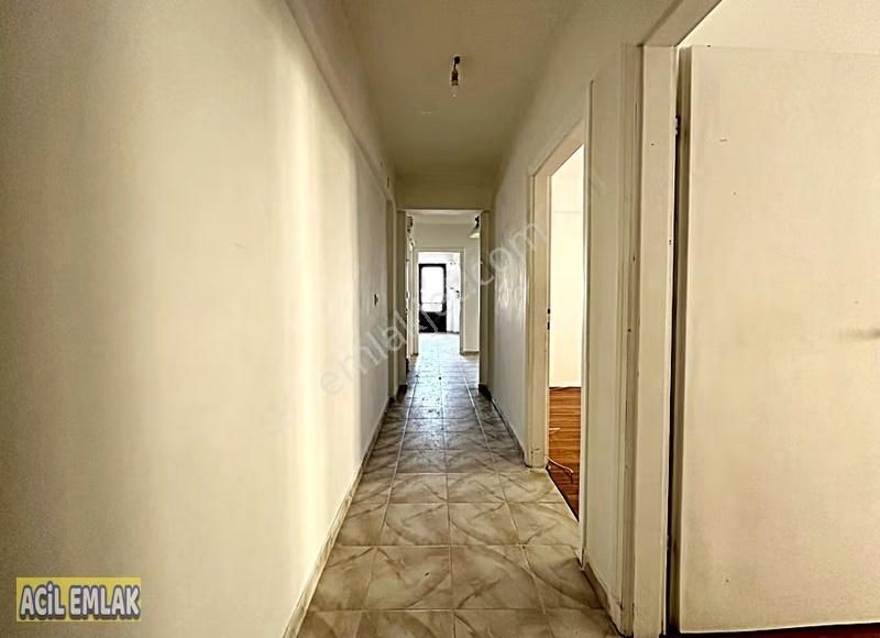 Acil Emlaktan Şehir Manzaralı Satılık Daire - Görsel 8