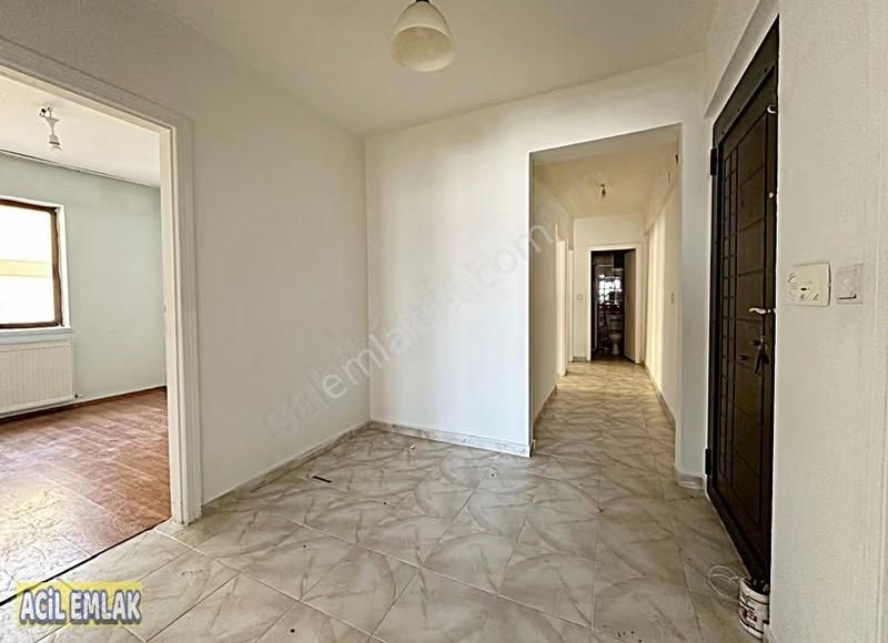 Acil Emlaktan Şehir Manzaralı Satılık Daire - Görsel 17