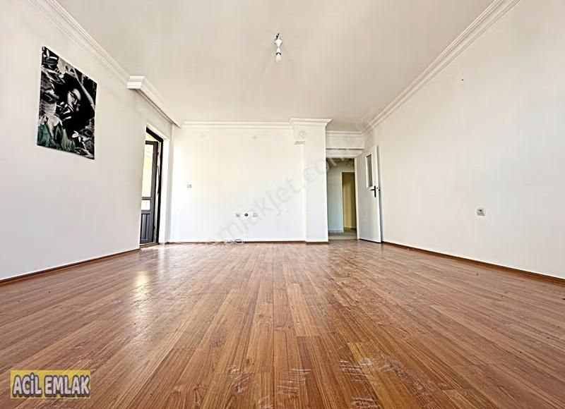 Acil Emlaktan Şehir Manzaralı Satılık Daire - Görsel 4