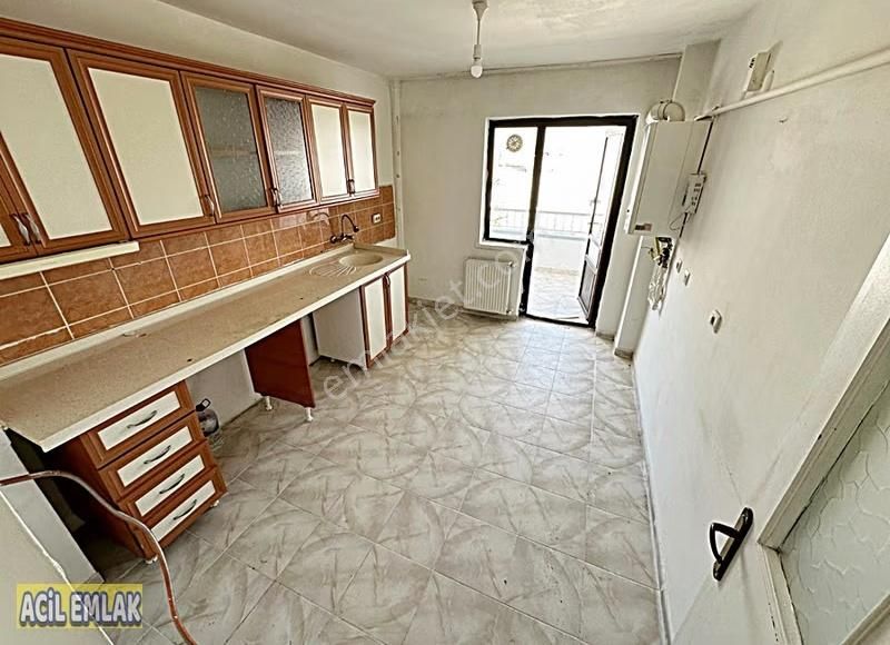 Acil Emlaktan Şehir Manzaralı Satılık Daire - Görsel 14