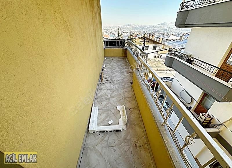 Acil Emlaktan Şehir Manzaralı Satılık Daire - Görsel 9