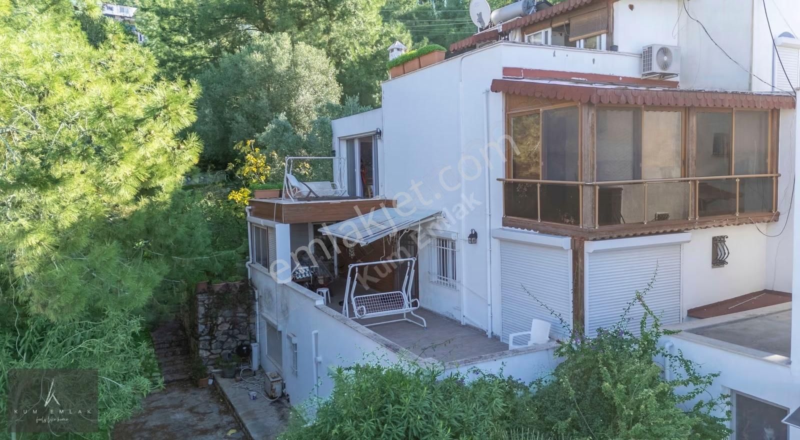 Bodrum Kumbahçe'de Satılık Kale Manzaralı Tripleks