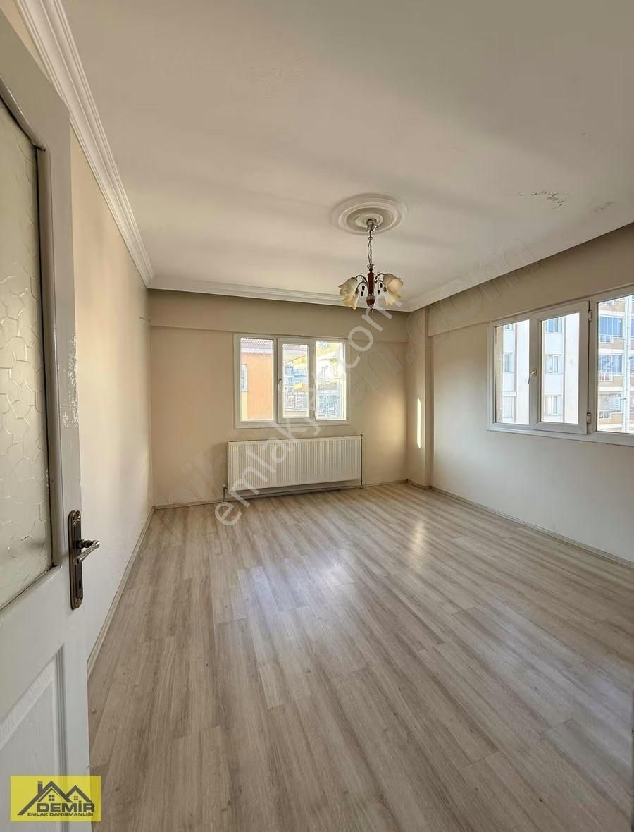 Demir Emlaktan İstasyon Mahallesinde Satılık Asansörlü 3+1 - Görsel 2