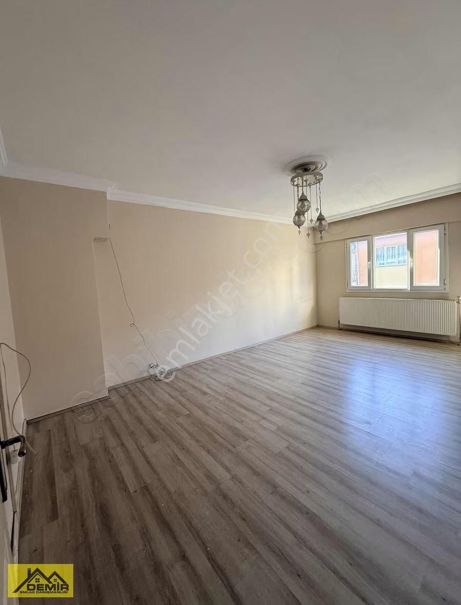 Demir Emlaktan İstasyon Mahallesinde Satılık Asansörlü 3+1