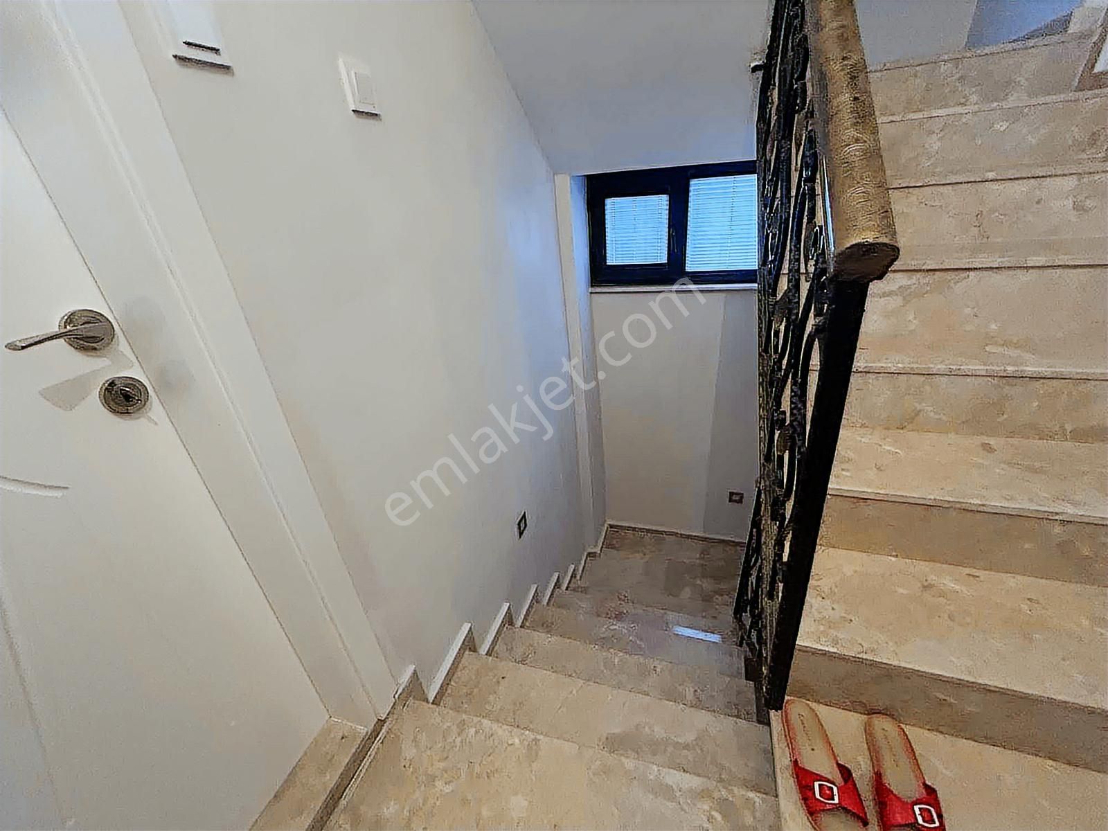 Kuşadası Kadınlardenizinde Geniş Lüks Tripleks 4+1 Yazlık - Görsel 16