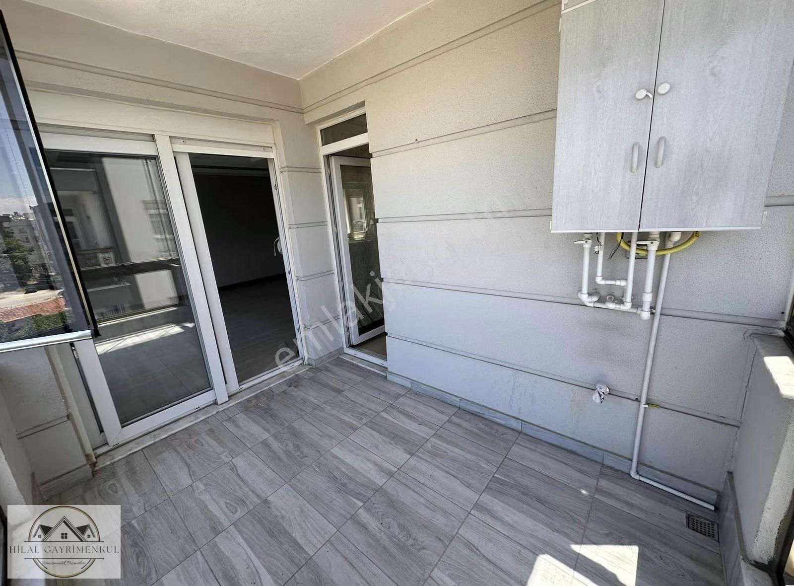 Hilal Gayrimenkulden Arakatta Temiz Geniş Asansörlü Kiralık*2+1* - Görsel 11