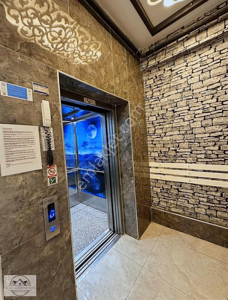 Hilal Gayrimenkulden Arakatta Temiz Geniş Asansörlü Kiralık*2+1* - Görsel 2