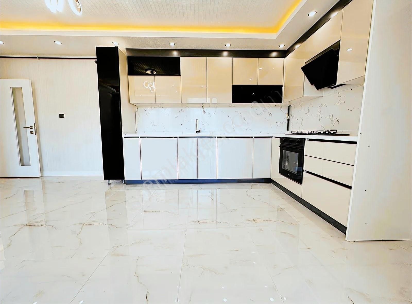 Özçelikler'den_katta_geniş_mutfaklı_park_manzaralı_yapılı_2+1_ - Görsel 31