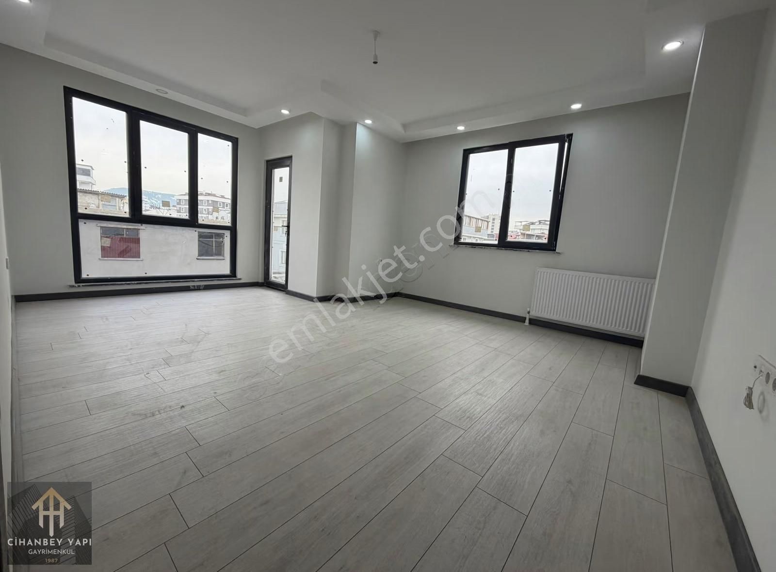 Sultanbeyli Adil Mh.4+1 Üst Dubleks Daire Sıfır İki Aileye Uygun