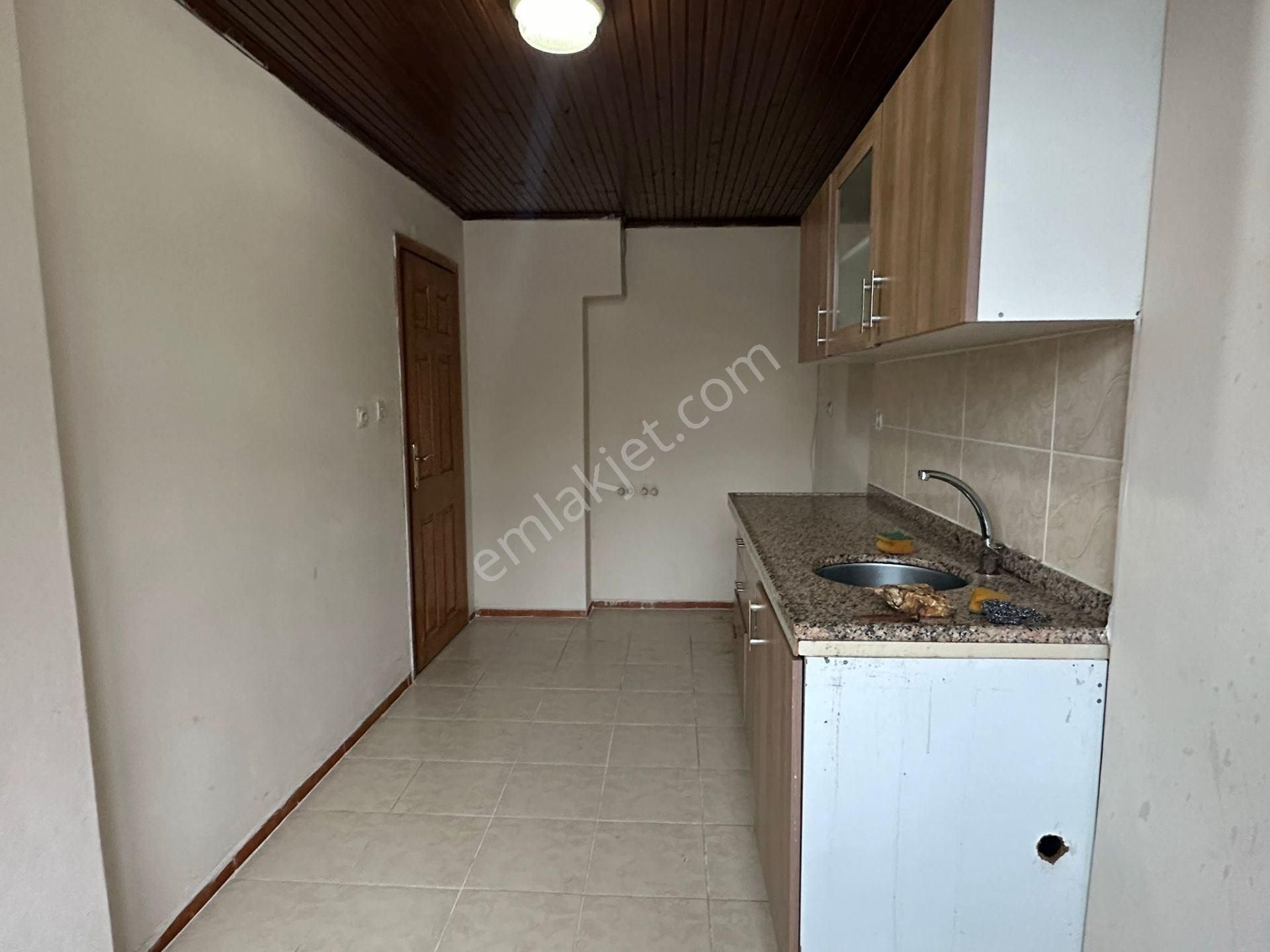 Bağcılar Güneşli Mahallesi Kiralık Teraslı 1+1 Daire - Görsel 6