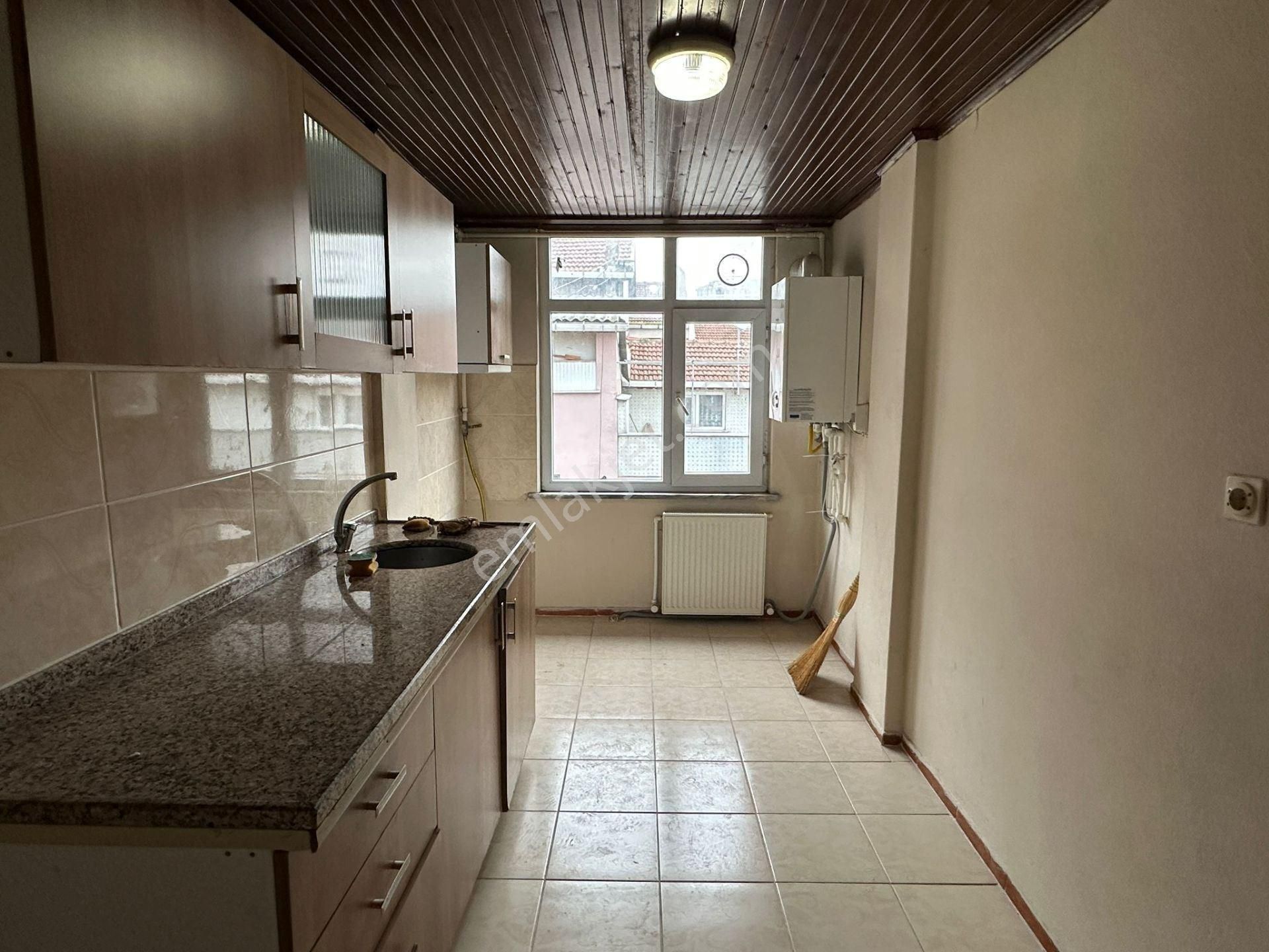 Bağcılar Güneşli Mahallesi Kiralık Teraslı 1+1 Daire - Görsel 32