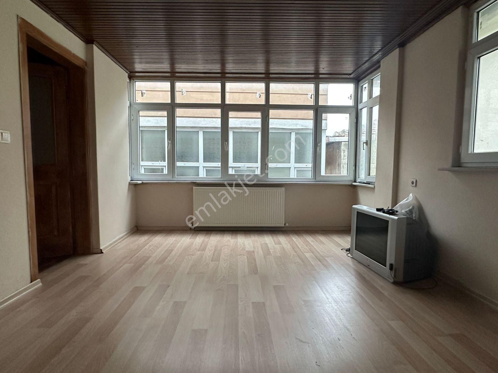 Bağcılar Güneşli Mahallesi Kiralık Teraslı 1+1 Daire - Görsel 10