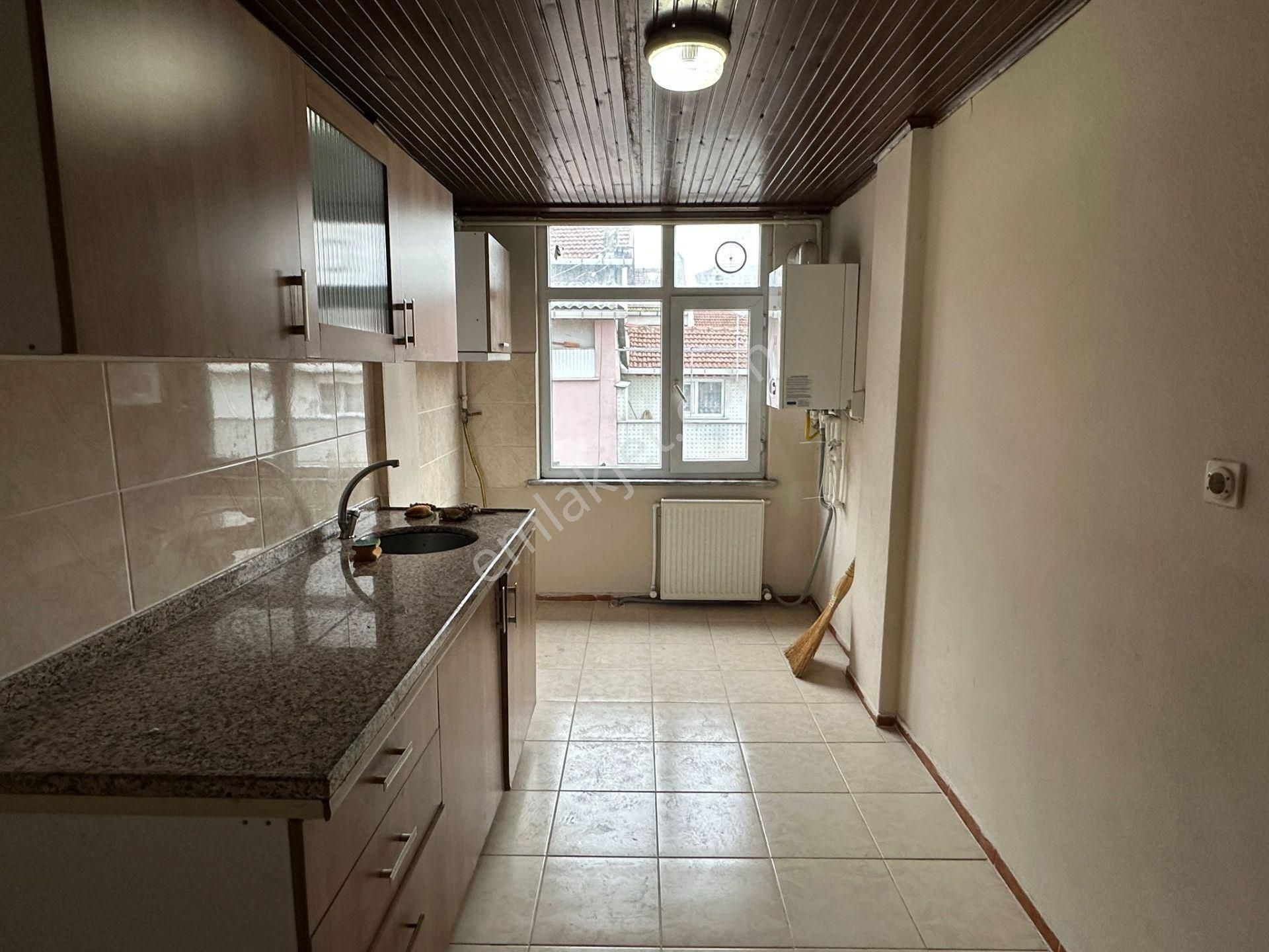 Bağcılar Güneşli Mahallesi Kiralık Teraslı 1+1 Daire - Görsel 5