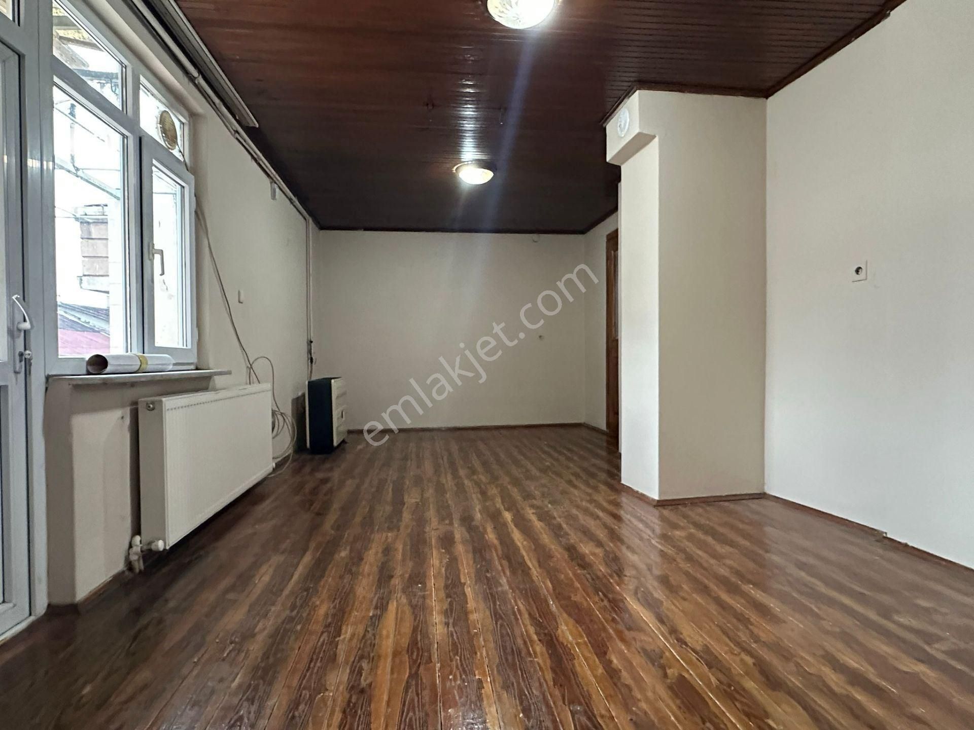 Bağcılar Güneşli Mahallesi Kiralık Teraslı 1+1 Daire - Görsel 12