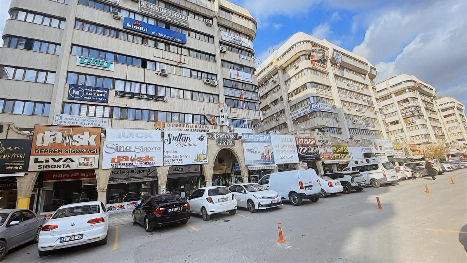 Yatırım Fırsatı Demirci İş Merkezinde 3 Katlı Satılık Dükkan - Görsel 8