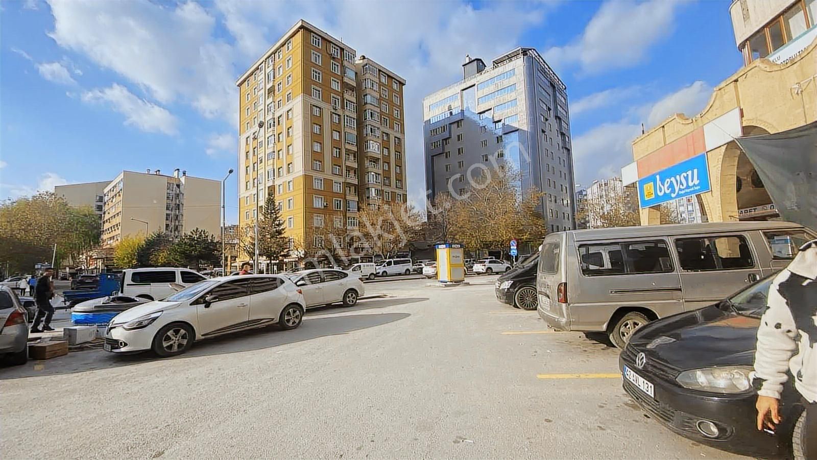 Yatırım Fırsatı Demirci İş Merkezinde 3 Katlı Satılık Dükkan - Görsel 9