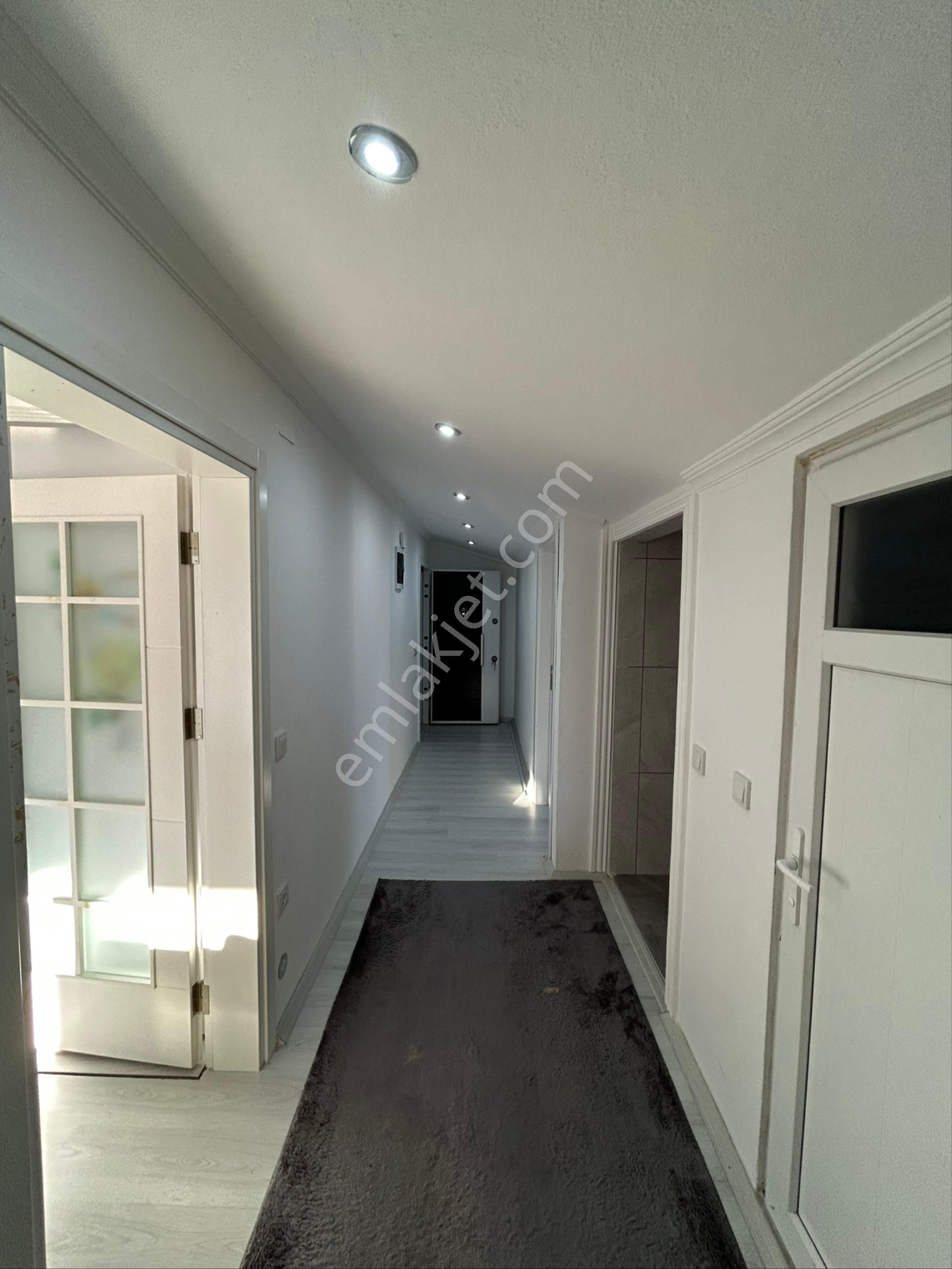 Gizemli Emlaktan Eşyalı Kiralık 2+1 Merkezde Daire - Görsel 10