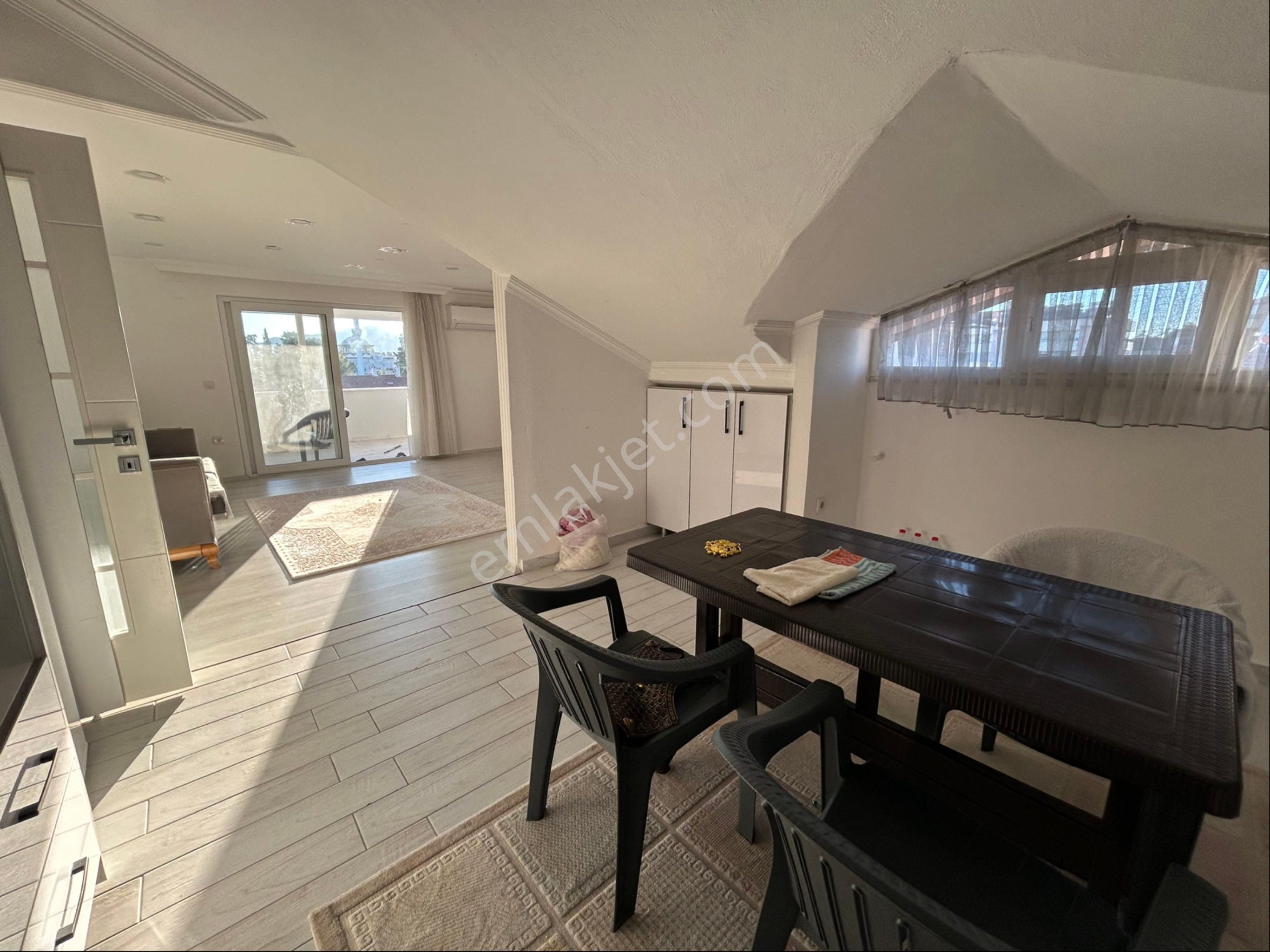 Gizemli Emlaktan Eşyalı Kiralık 2+1 Merkezde Daire - Görsel 5