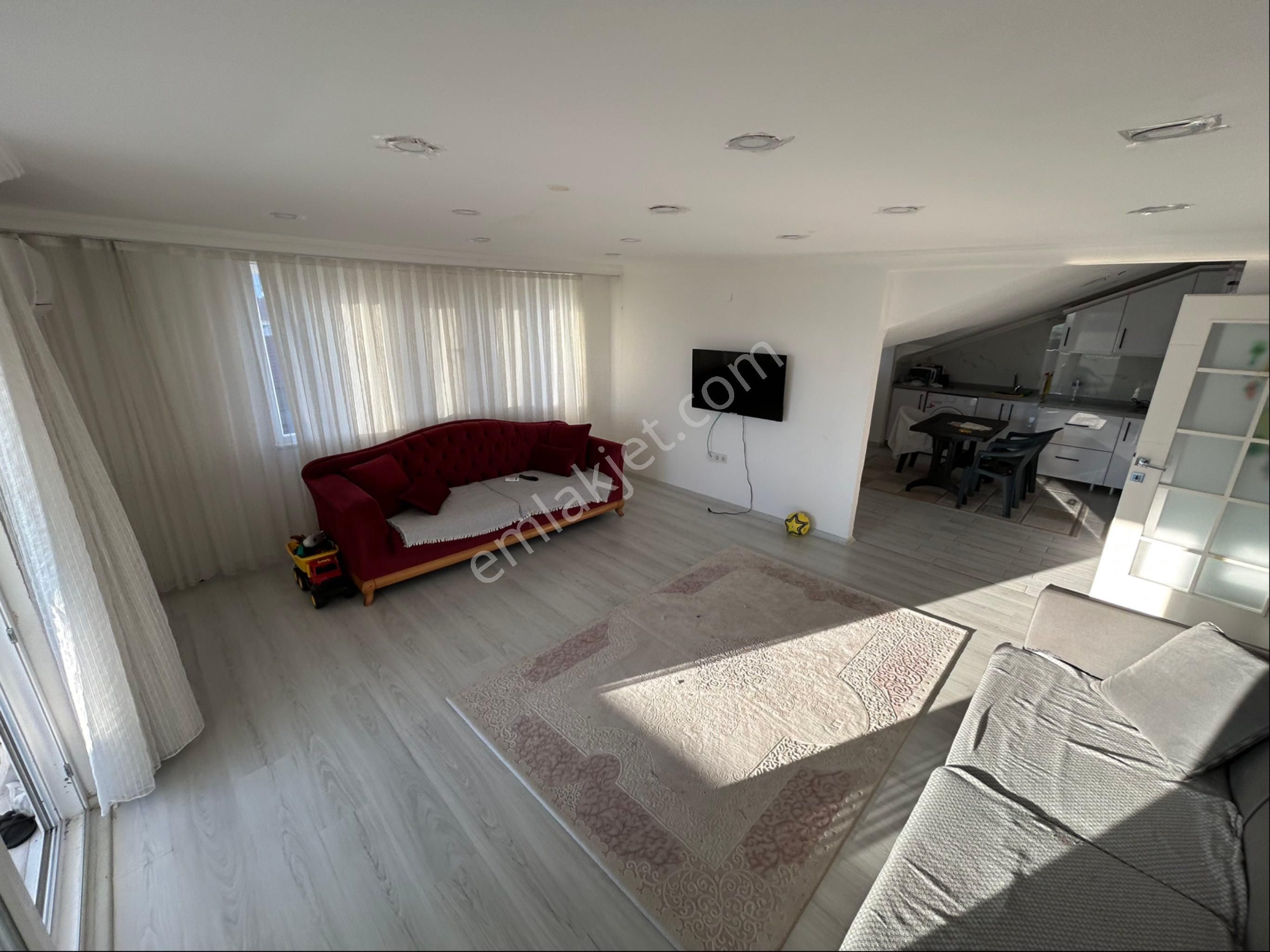 Gizemli Emlaktan Eşyalı Kiralık 2+1 Merkezde Daire - Görsel 3