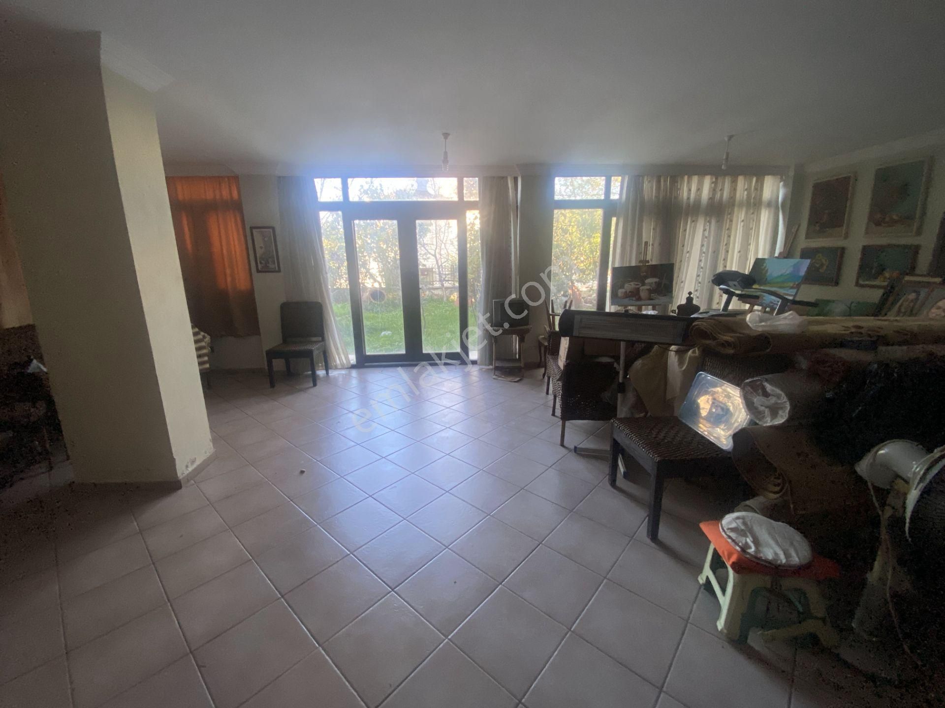 Ayvalık Camlık Da Satılık Mustakil Ev.deniz Manzaralı. - Görsel 3