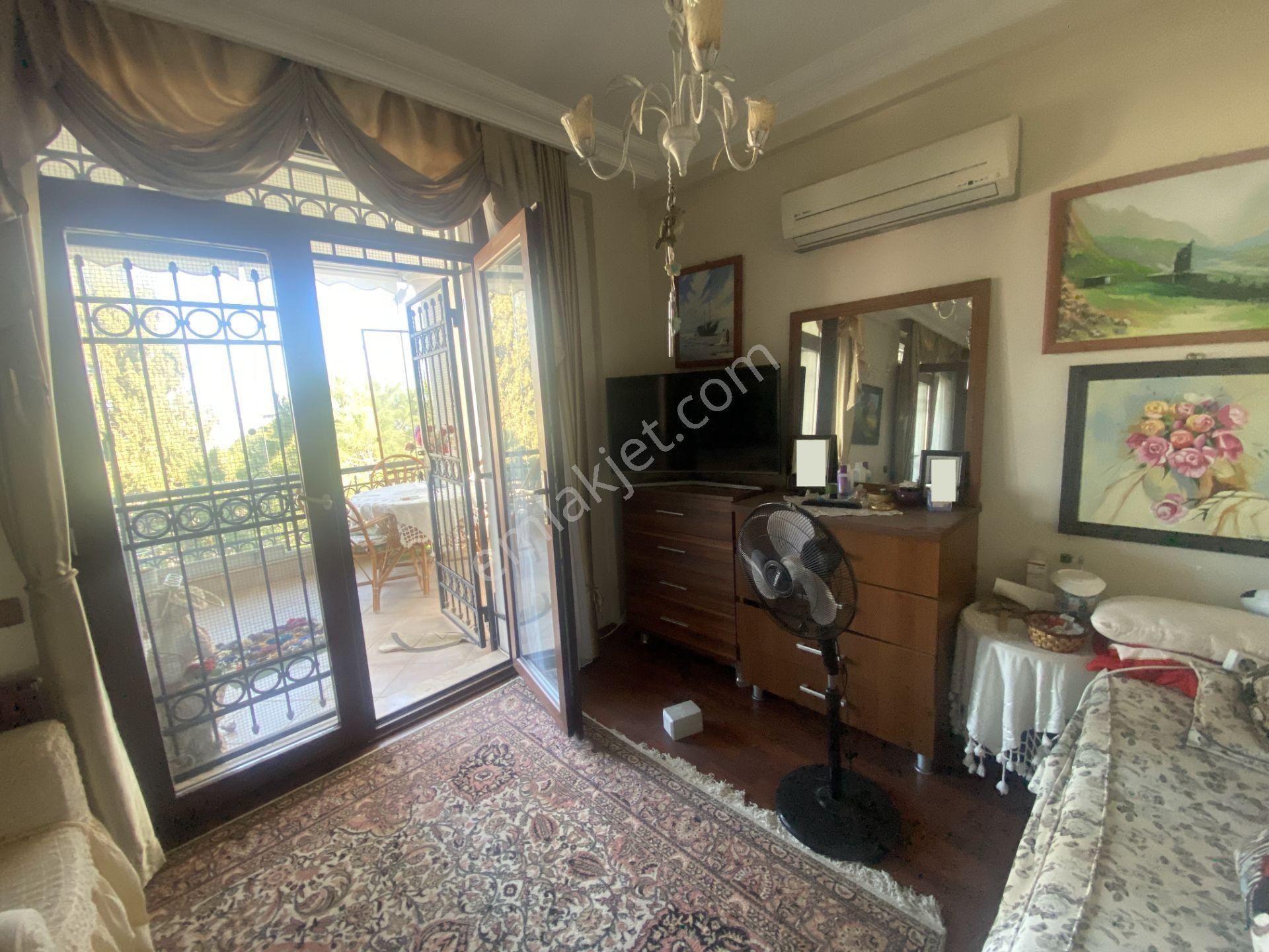 Ayvalık Camlık Da Satılık Mustakil Ev.deniz Manzaralı. - Görsel 4