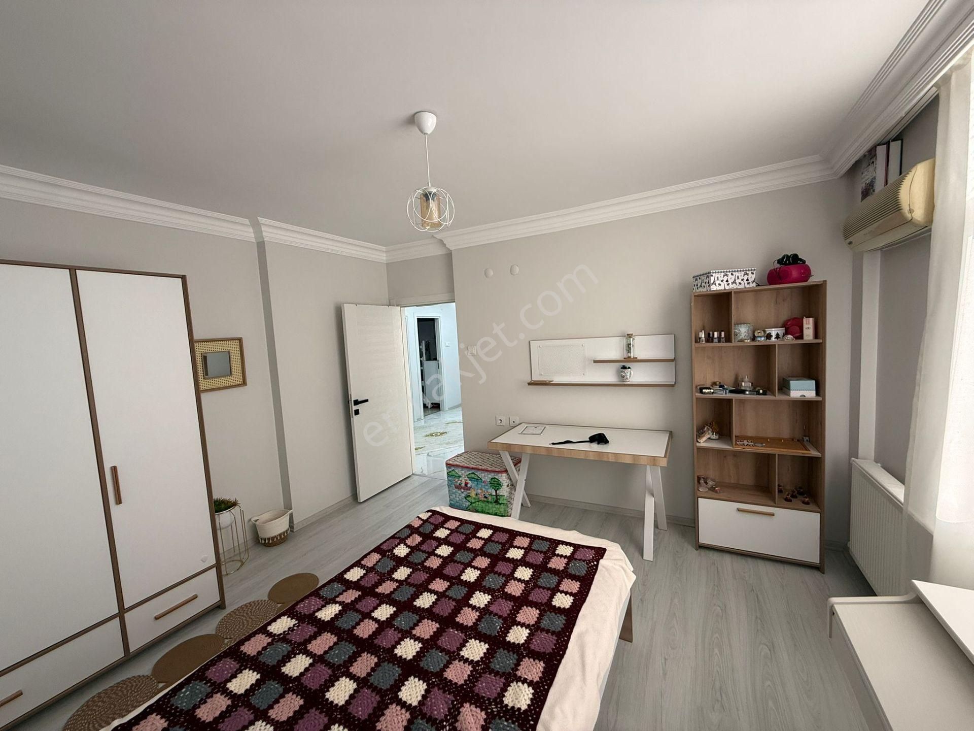 4+1mahfesığmaz 9-6 Katı 2banyo Full Yapılı 21-25yaş 180m2 Kiler Ç.odası Hasarsız Gdb Cephe - Görsel 12