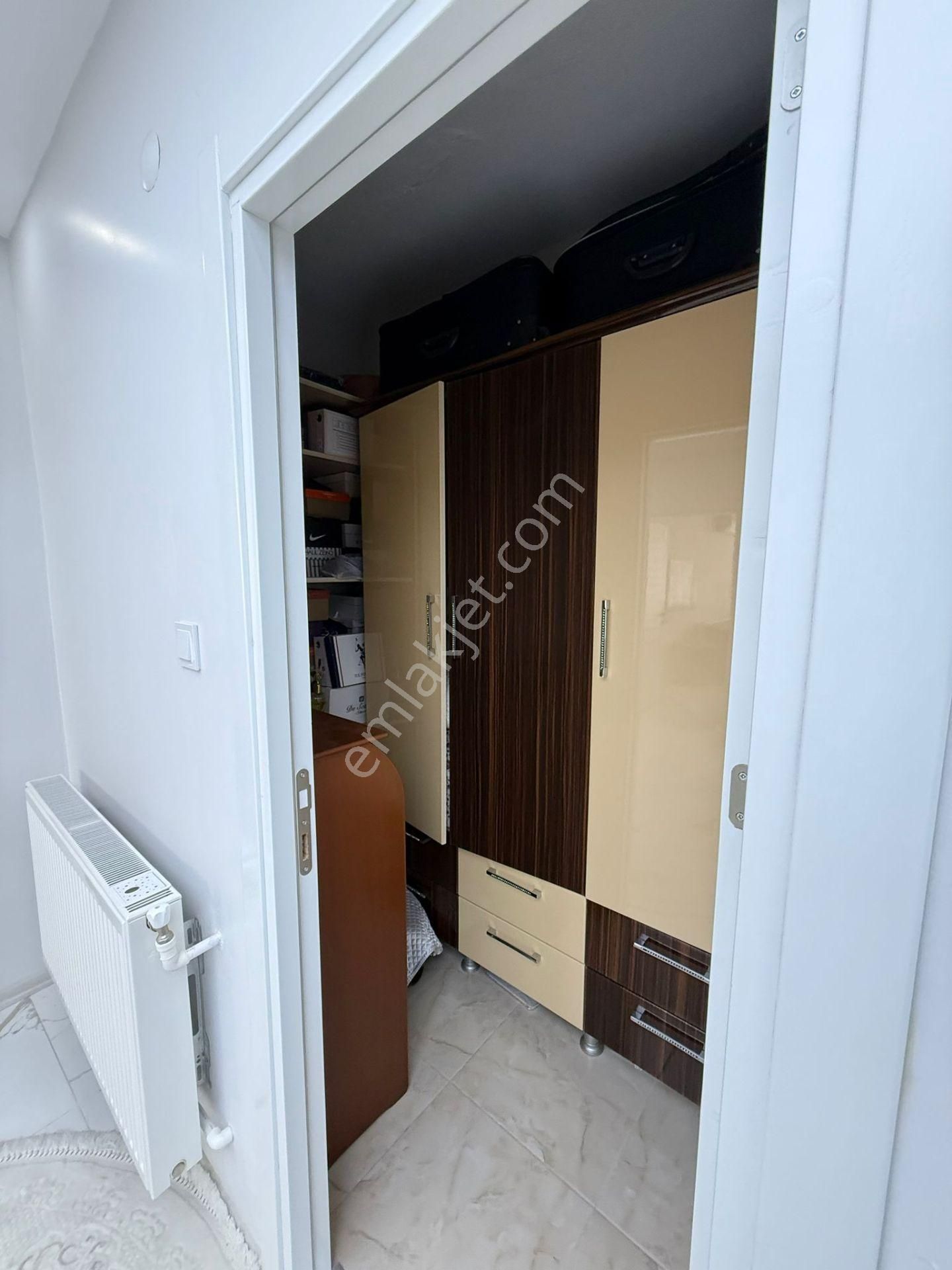 4+1mahfesığmaz 9-6 Katı 2banyo Full Yapılı 21-25yaş 180m2 Kiler Ç.odası Hasarsız Gdb Cephe - Görsel 3