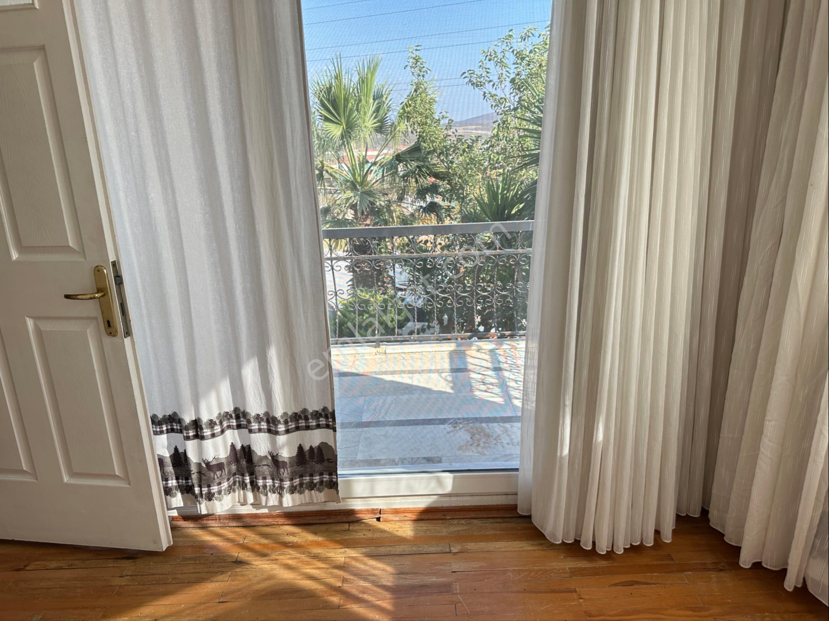 Çeşme Alaçatı Da Satılık Tripleks Yazlık Villa - Görsel 8
