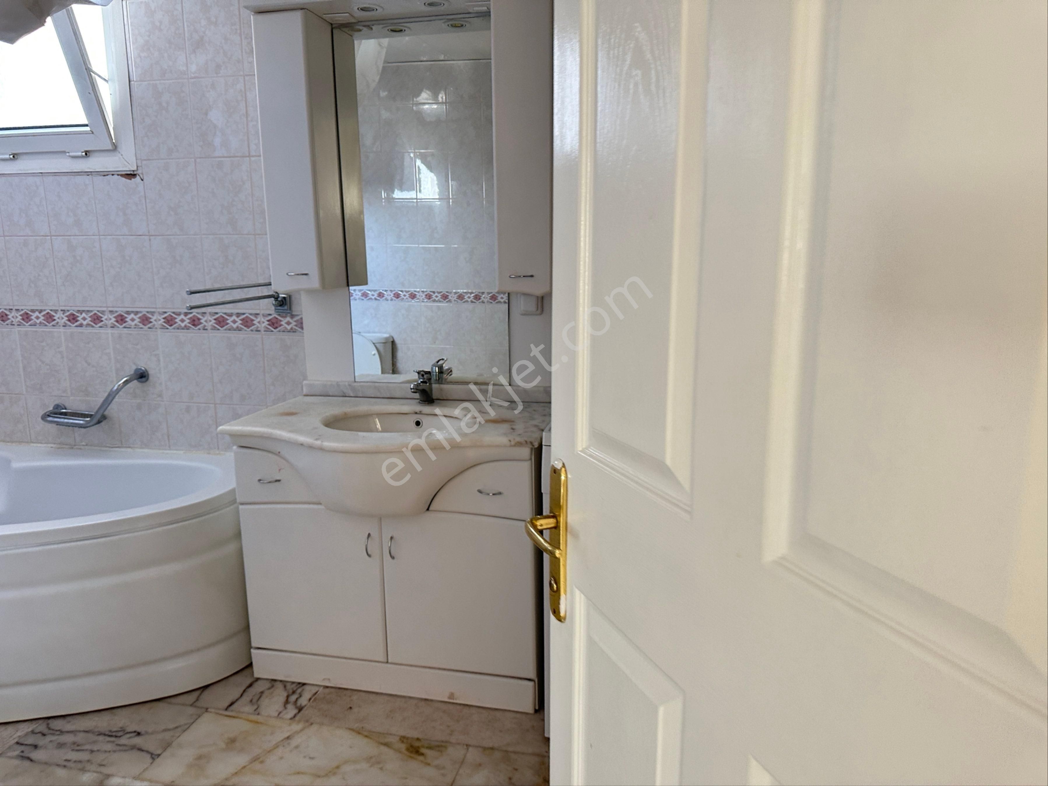 Çeşme Alaçatı Da Satılık Tripleks Yazlık Villa - Görsel 12