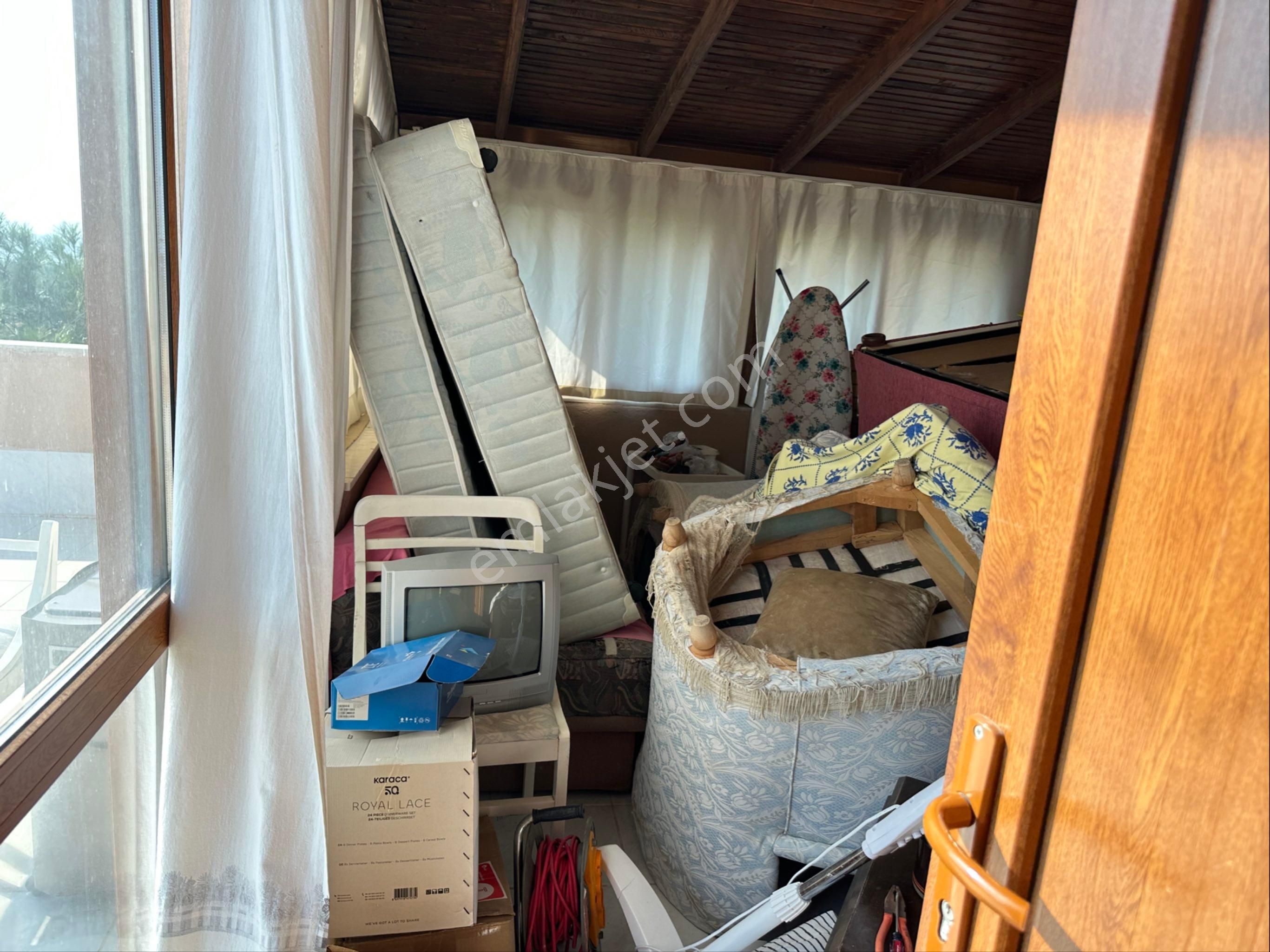 Çeşme Alaçatı Da Satılık Tripleks Yazlık Villa - Görsel 15