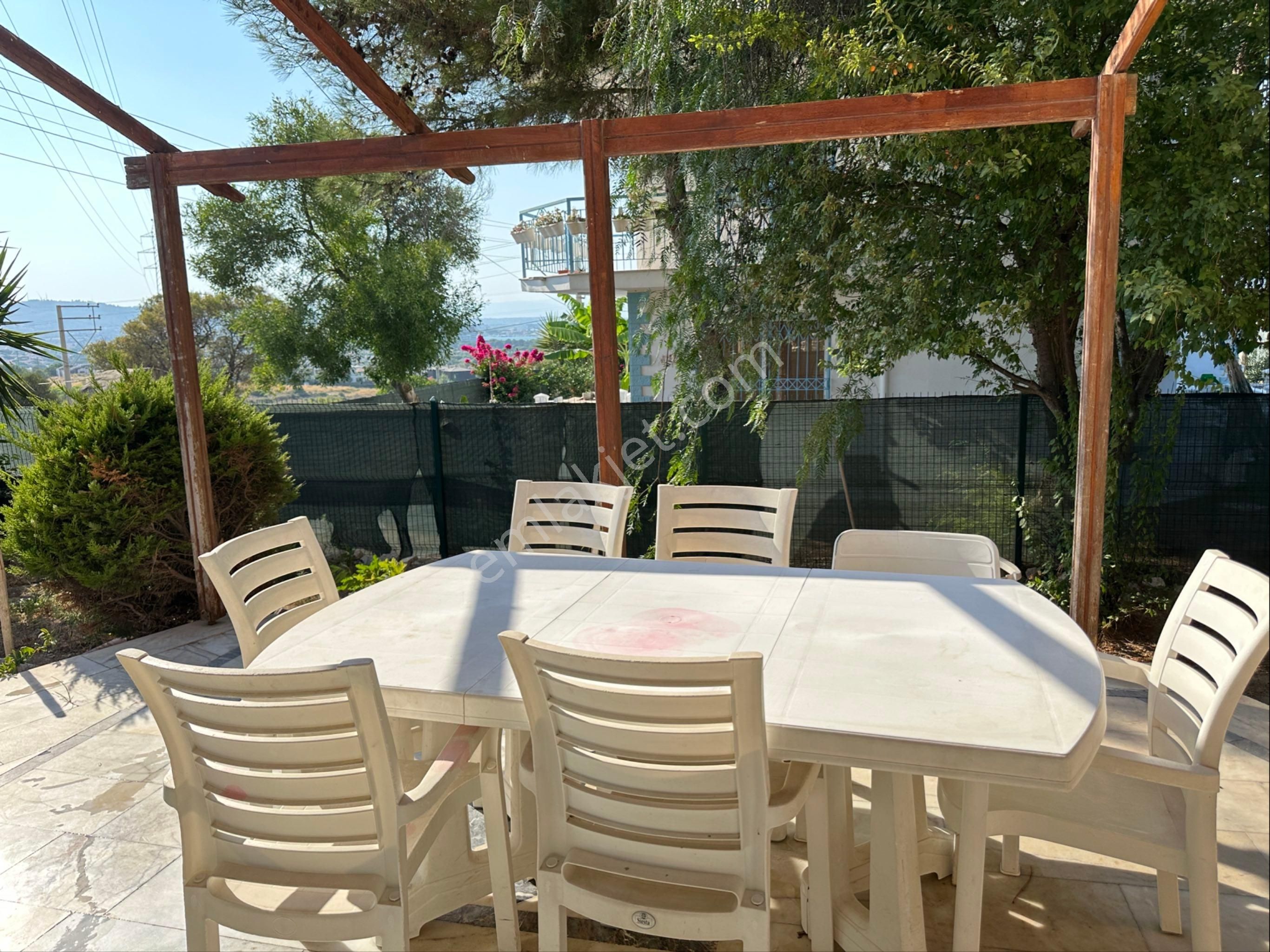 Çeşme Alaçatı Da Satılık Tripleks Yazlık Villa - Görsel 2