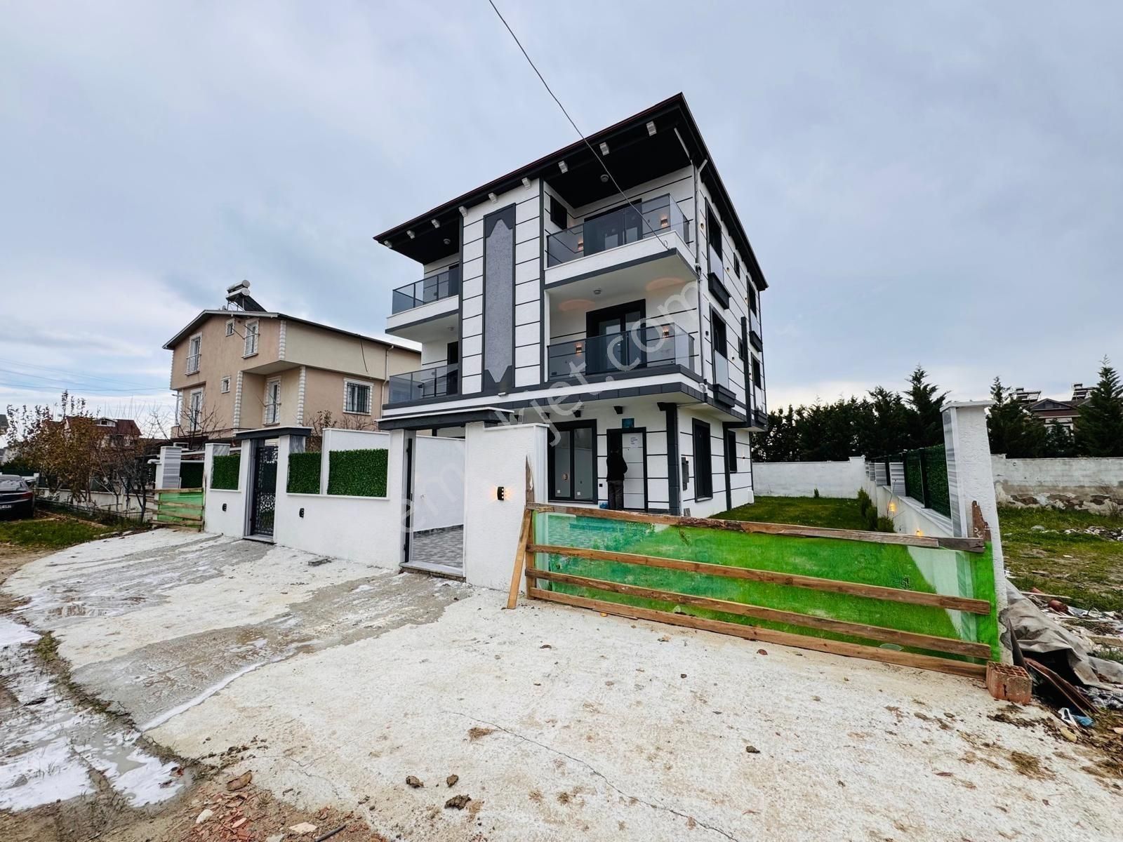 Kartallar'dan Merkezde Geniş Ve Ferah Odalı 4+1 Bahçeli Yazlık. - Görsel 9