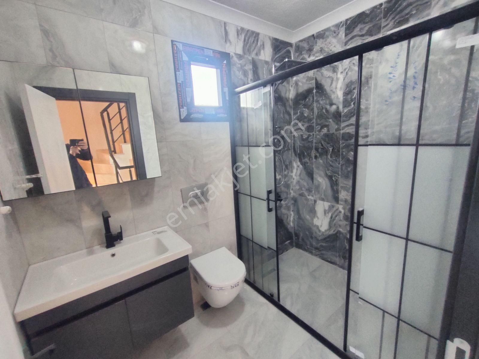 Kartallar'dan Merkezde Geniş Ve Ferah Odalı 4+1 Bahçeli Yazlık. - Görsel 24