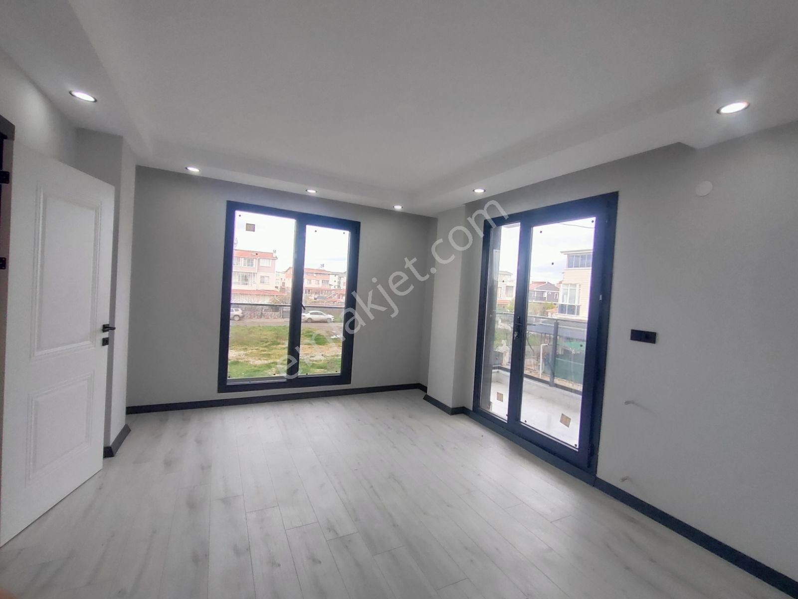 Kartallar'dan Merkezde Geniş Ve Ferah Odalı 4+1 Bahçeli Yazlık. - Görsel 2