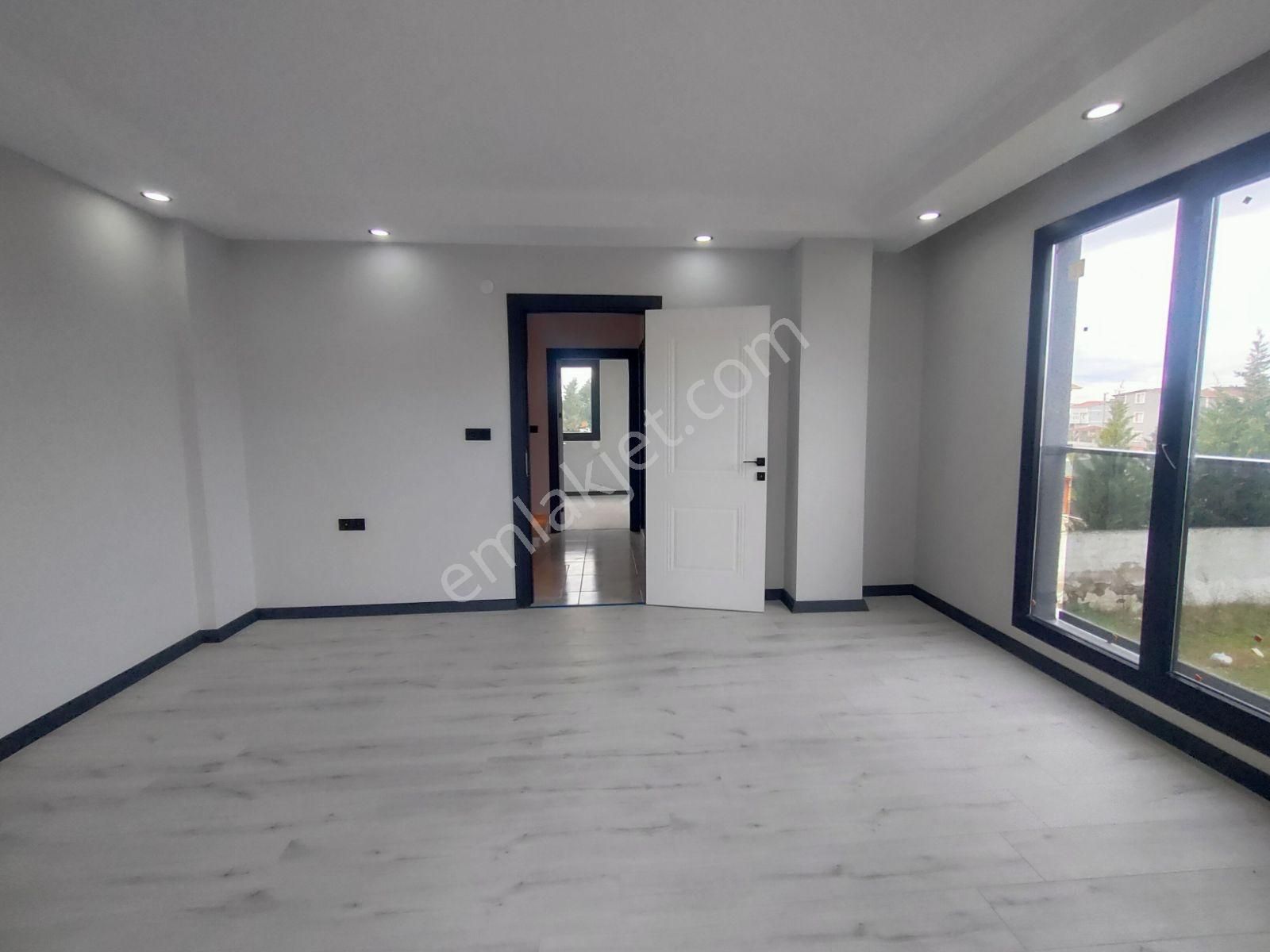 Kartallar'dan Merkezde Geniş Ve Ferah Odalı 4+1 Bahçeli Yazlık. - Görsel 3