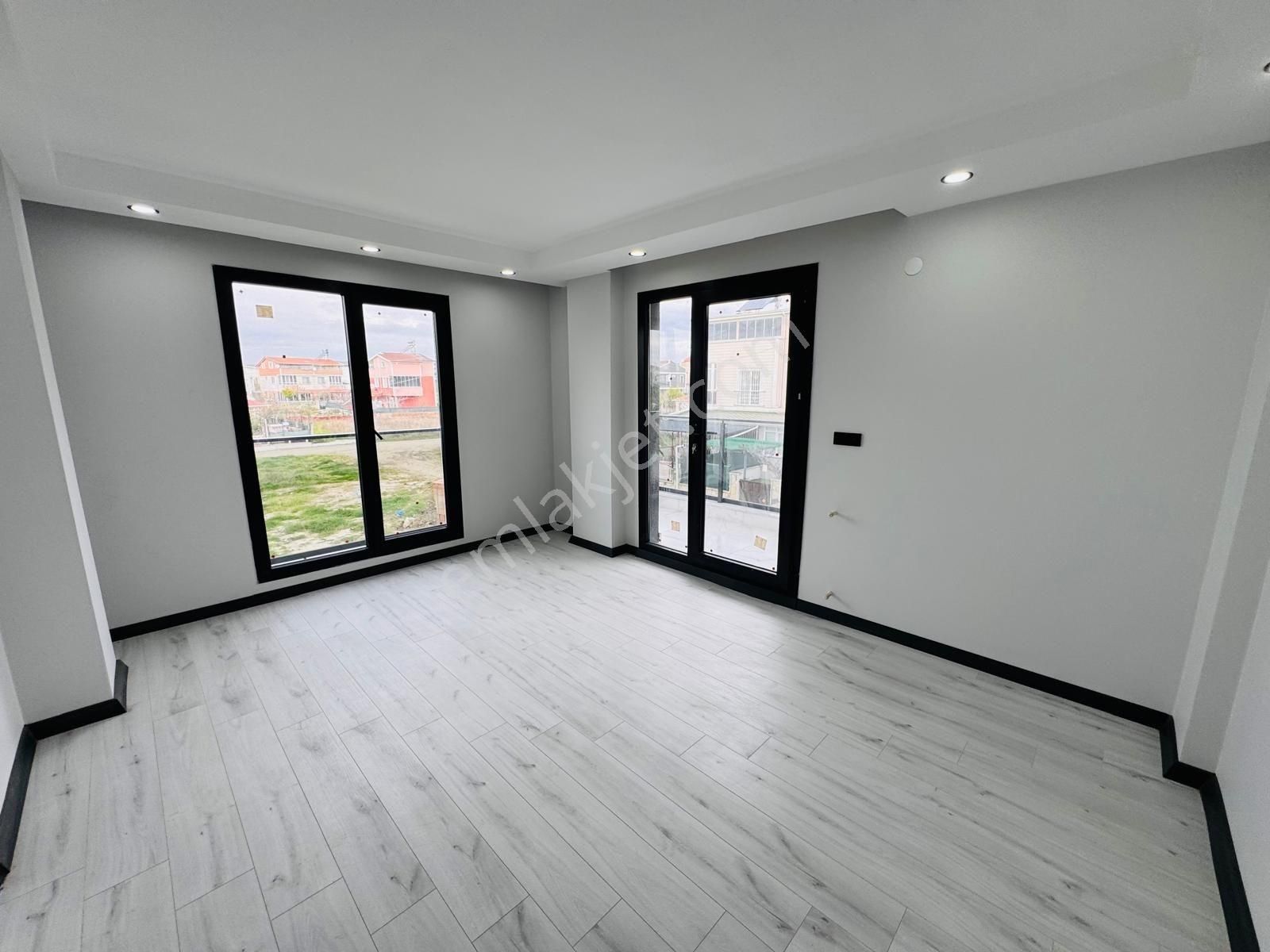 Kartallar'dan Merkezde Geniş Ve Ferah Odalı 4+1 Bahçeli Yazlık. - Görsel 27