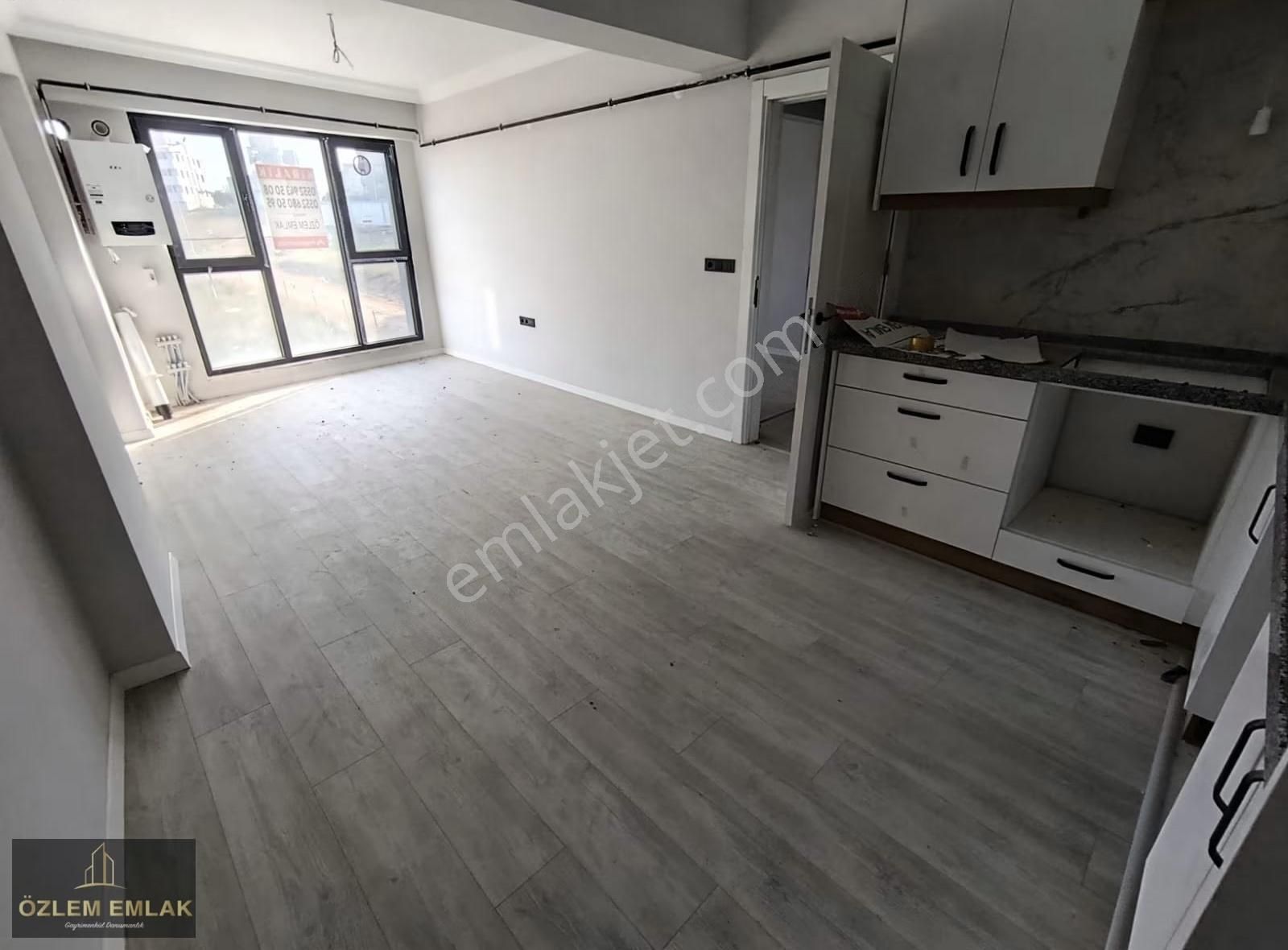 Değerlenen Bölge Yenimahallede Lüx 1+1 Satılık Daire - Görsel 13