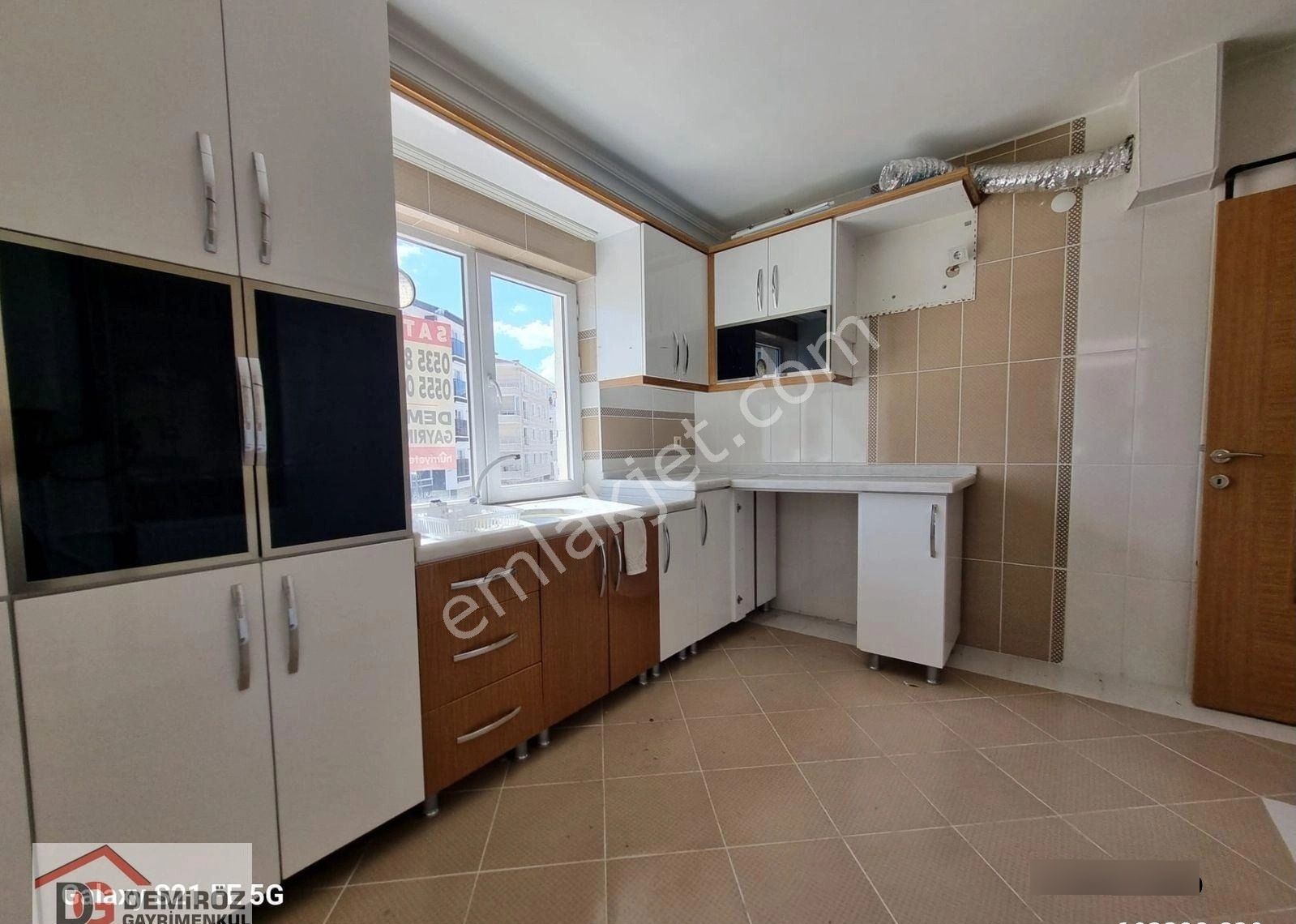 Cadde Üzerinde Konum Harikası Geniş 2+1 Katta Daire 📍 - Görsel 2