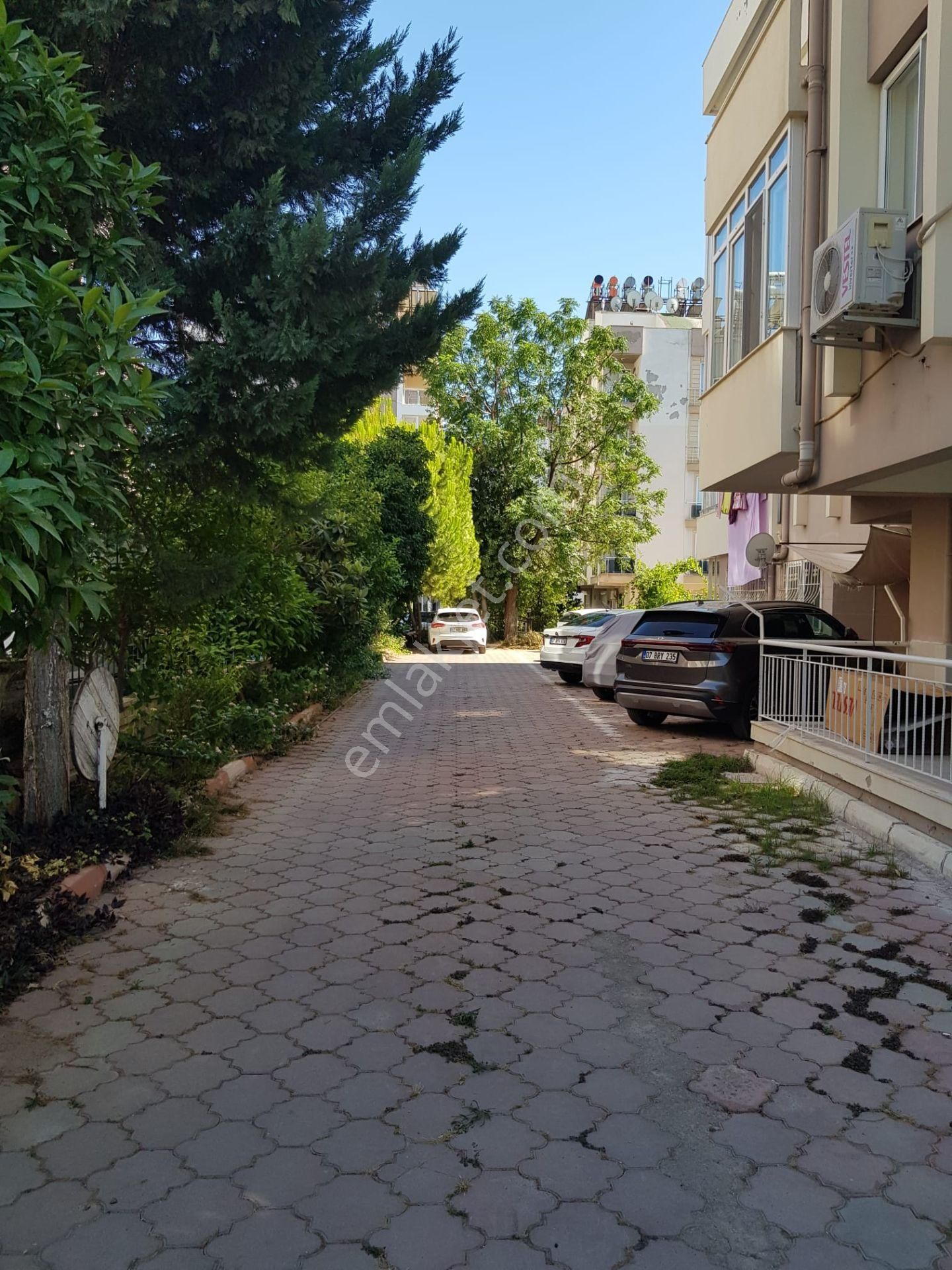 Çağlayan,da 2 +1 Kombili Klimalı Ara Kat Kullanışlı Daire - Görsel 13