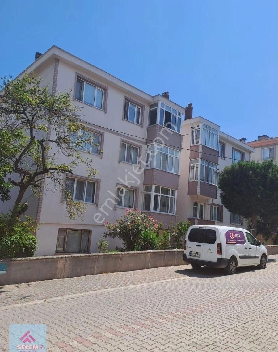 Paşakonak Mahallesi’nde Geniş Ve Kullanışlı Satılık 2+1 Daire