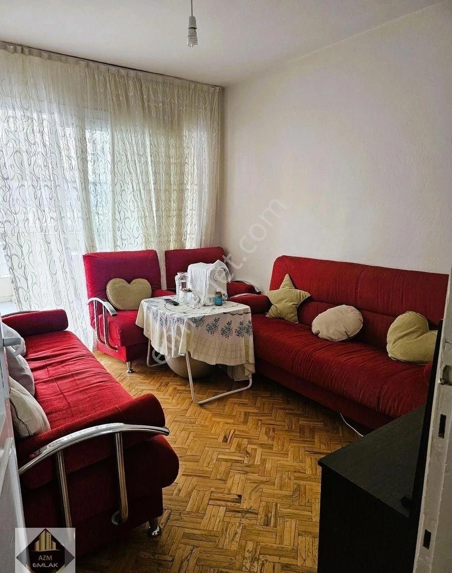 Güzelyalı'nın Nezih Sokağında 205m2 Satılık Bakımlı Daire - Görsel 2